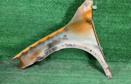 Крыло правое для Audi Q3 2011 года на фотографиях