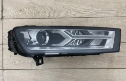 Фара правая для Audi Q7 2020 года на фотографиях