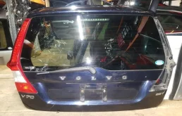 Дверь багажника для Volvo XC70 2009 года на фотографиях