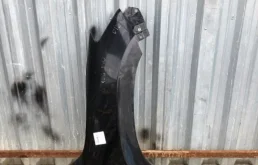 Крыло правое для Toyota RAV4 на фотографиях