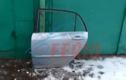 Дверь задняя левая для Toyota Corolla 2002 года на фотографиях