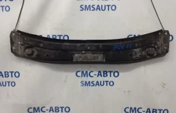 Панель радиатора (телевизор) для Mercedes-Benz GL class 2008 года на фотографиях