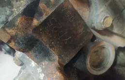 Двигатель без навесного для Nissan Navara 2002 года на фотографиях