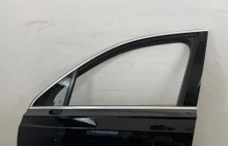 Накладка на дверь передняя левая для Audi Q7 2015 года на фотографиях