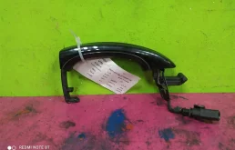 Ручка двери передняя левая внешняя для Audi Q7 2012 года на фотографиях