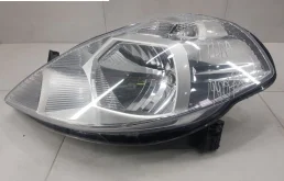 Фары для Nissan Tiida 2004 года на фотографиях