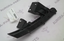 Усилитель переднего бампера для Audi Q7 2013 года на фотографиях