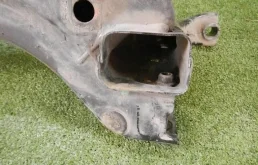 Подрамник двигателя для Hyundai Solaris 2021 года на фотографиях