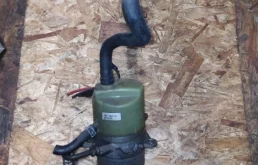 Насос ГУР для Volvo C30 2011 года на фотографиях