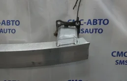 Усилитель заднего бампера для Audi A6 2010 года на фотографиях