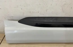 Стекло двери заднее правое для Audi Q7 на фотографиях