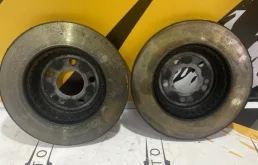 Диски тормозные передние (комплект) для Mercedes-Benz E class 2021 года на фотографиях