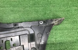 Кронштейн заднего бампера левый для BMW 7er на фотографиях