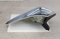 Фонарь внутренний правый для Toyota Highlander на фотографиях