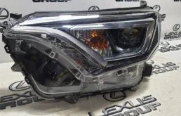 Фара ксенон левая для Toyota RAV4 2021 года на фотографиях