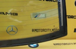 Стекла и зеркала для BMW 7er 1997 года на фотографиях