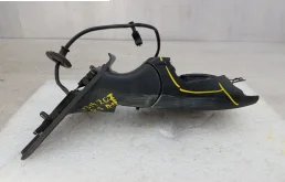 Стекла и зеркала для Audi Q3 2014 года на фотографиях