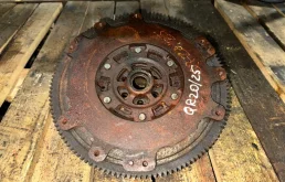 Маховик для Nissan X-Trail 2000 года на фотографиях