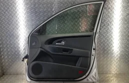 Дверь передняя правая для Kia Ceed 2008 года на фотографиях