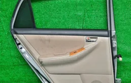 Дверь задняя левая для Toyota Corolla 2002 года на фотографиях