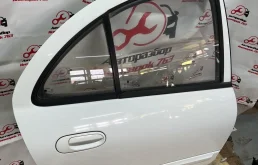 Дверь задняя правая для Nissan Almera 2004 года на фотографиях
