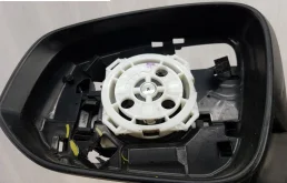 Зеркало боковое левое для Toyota RAV4 2018 года на фотографиях