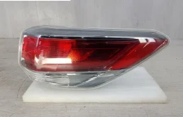 Фонарь внутренний правый для Toyota Highlander на фотографиях