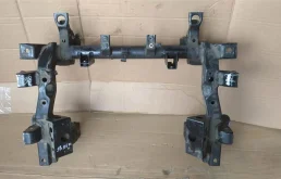 Подрамник двигателя для Mitsubishi Pajero 2007 года на фотографиях