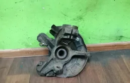 Кулак поворотный правый (6Q0407256AC) для Skoda Fabia 5J Estate 2007-2015