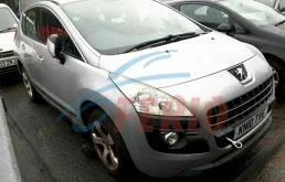 Стекла и зеркала для Peugeot 3008 на фотографиях