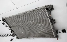 Радиатор охлаждения ДВС для Ford Explorer на фотографиях