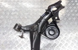 Задняя балка для Toyota Corolla на фотографиях