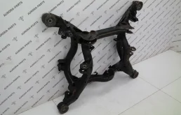 Задний подрамник для Audi Q7 2011 года на фотографиях