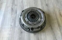 Маховик для Nissan X-Trail 2006 года на фотографиях