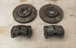 Суппорт задний правый для Mazda CX 5 2015 года на фотографиях