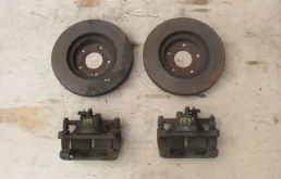 Суппорт задний правый для Mazda CX 5 2015 года на фотографиях