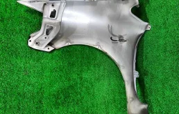 Крыло правое для Toyota Corolla 2009 года на фотографиях