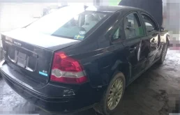 Форсунка фароомывателя левая для Volvo C30 на фотографиях