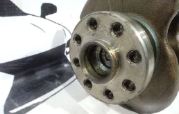 Коленвал для Toyota RAV4 2010 года на фотографиях