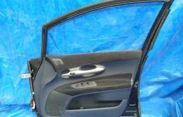 Дверь передняя правая для Toyota Corolla 2016 года на фотографиях