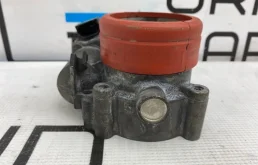 Дроссельная заслонка для Mercedes-Benz C class 2006 года на фотографиях