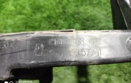 Кронштейн правой фары нижний для BMW 3er на фотографиях