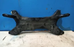 Подрамник двигателя для Mitsubishi Outlander 2011 года на фотографиях