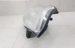 Фары для Nissan Tiida 2004 года на фотографиях