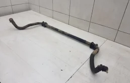 Стабилизатор поперечной устойчивости передний для Mitsubishi Pajero 2000 года на фотографиях