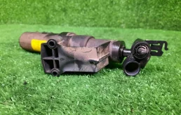 Форсунка фароомывателя левая для Volvo C30 на фотографиях