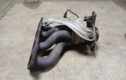 Выпускной коллектор для Toyota RAV4 на фотографиях