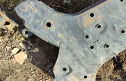 Подрамник двигателя для Hyundai Solaris 2011 года на фотографиях