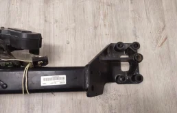 Фаркоп для Volkswagen Touareg 2015 года на фотографиях