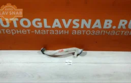 Горловина бачка стеклоомывателя для Nissan Tiida на фотографиях